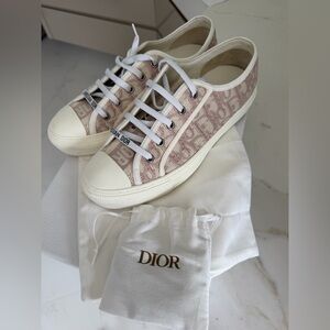 Dior Women's WALK’N’DIOR Sneakers 39